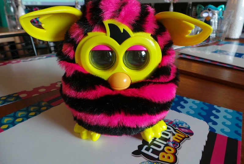 Efsane Furby Yeniden Aramızda